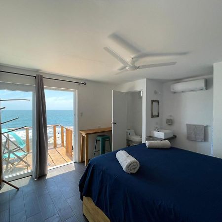 Black Sand Beachhouse Monterrico Esterno foto