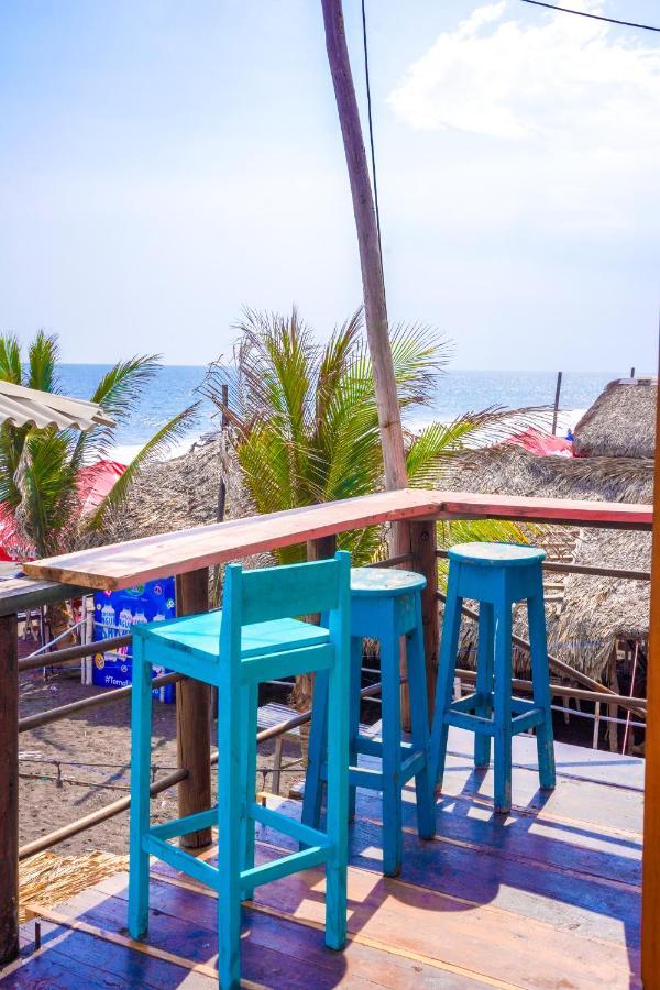 Black Sand Beachhouse Monterrico Esterno foto