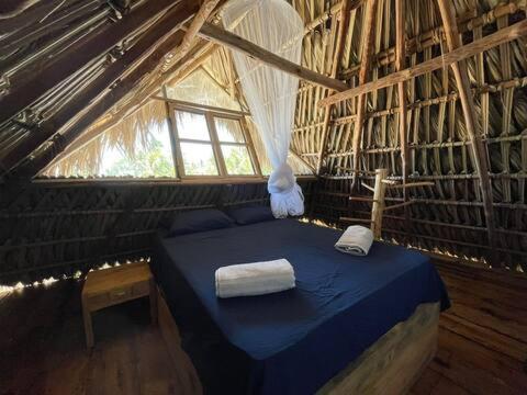 Black Sand Beachhouse Monterrico Esterno foto